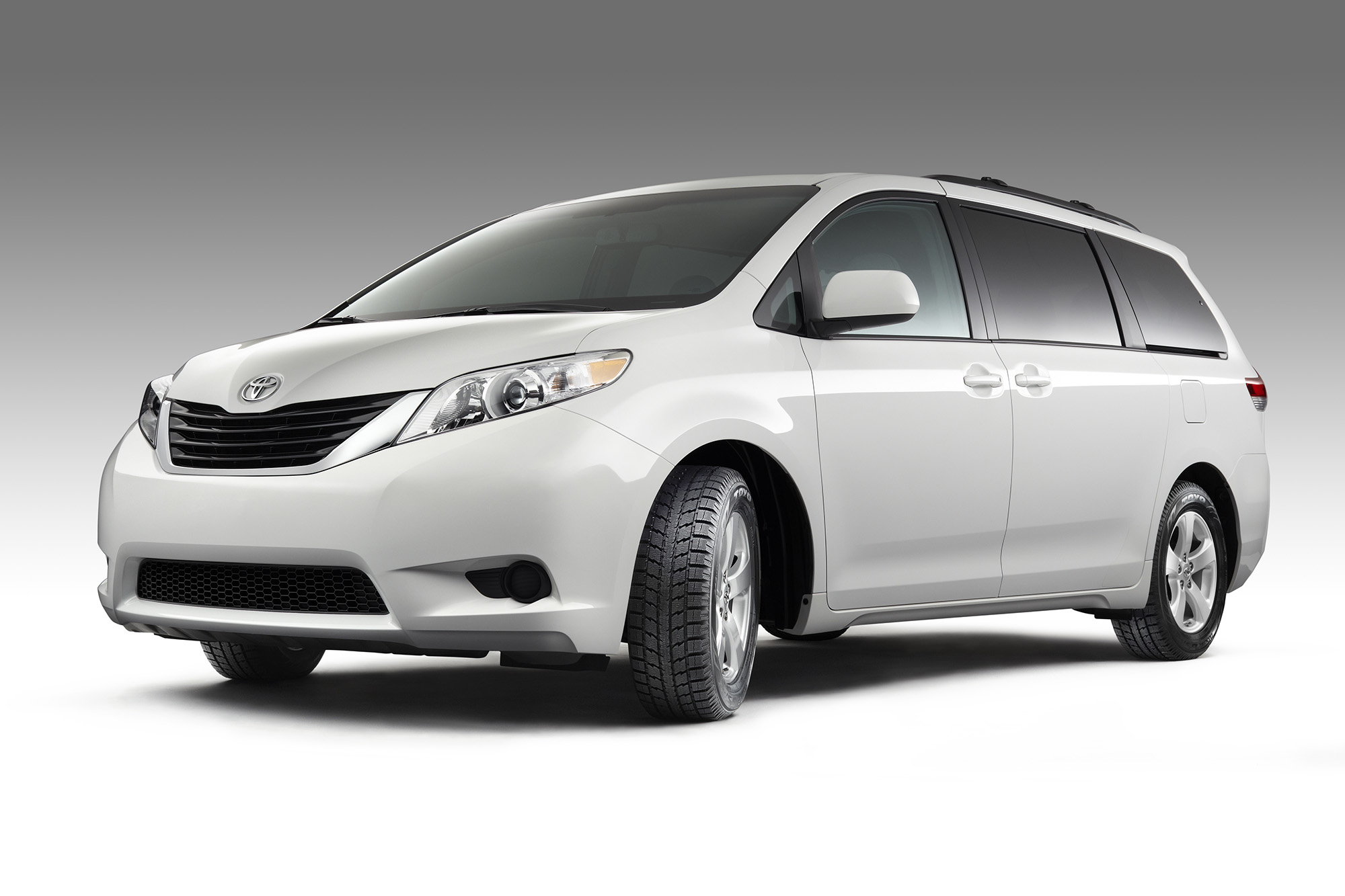 John Early Automotive Photographer - Toyota Sienna in Studio for Toyo Tires