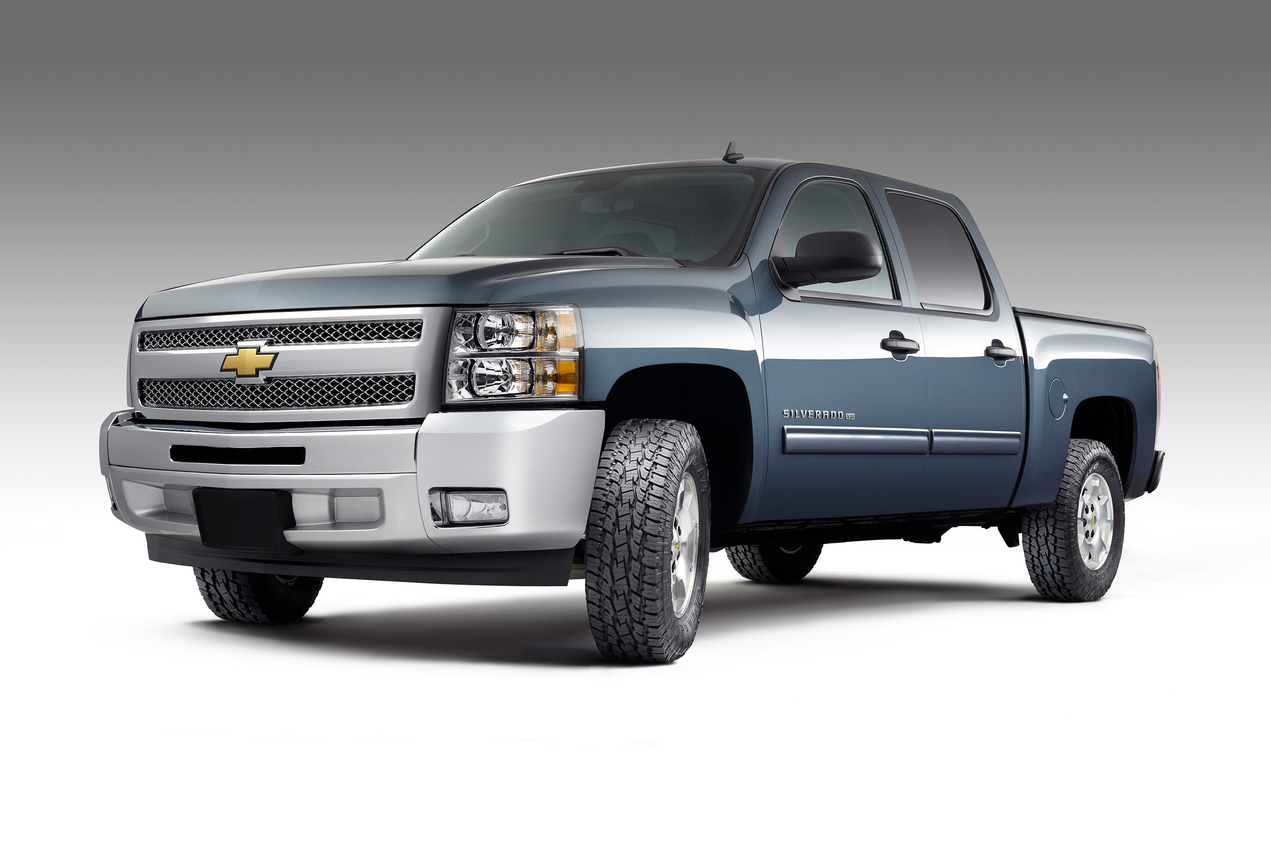 John Early High-End Digital Retouching - Chevy Pick-up In Studio For Toyo Tires